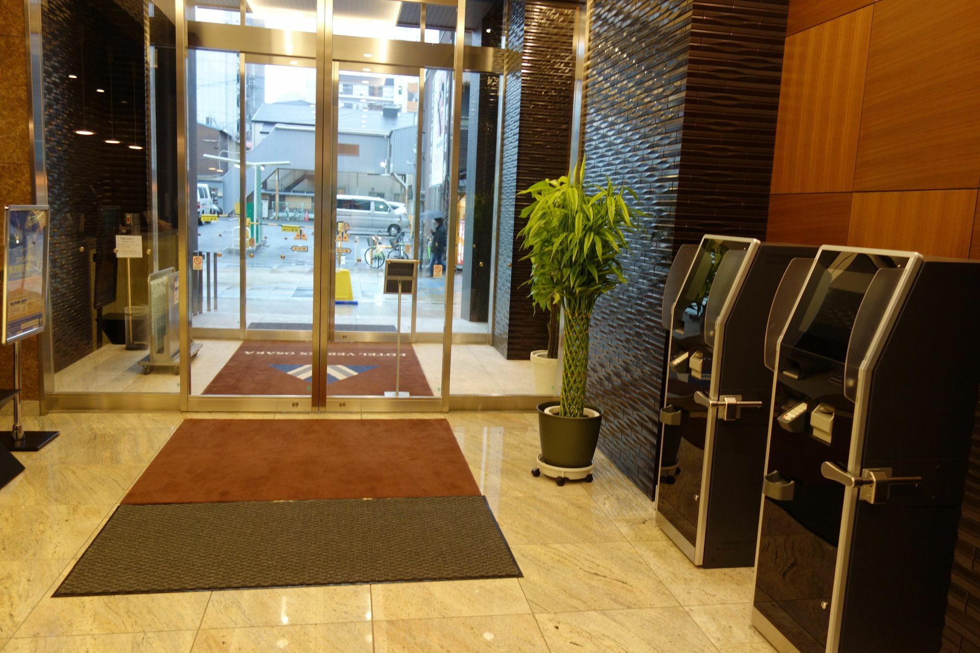 Hotel Vertex Осака Екстериор снимка