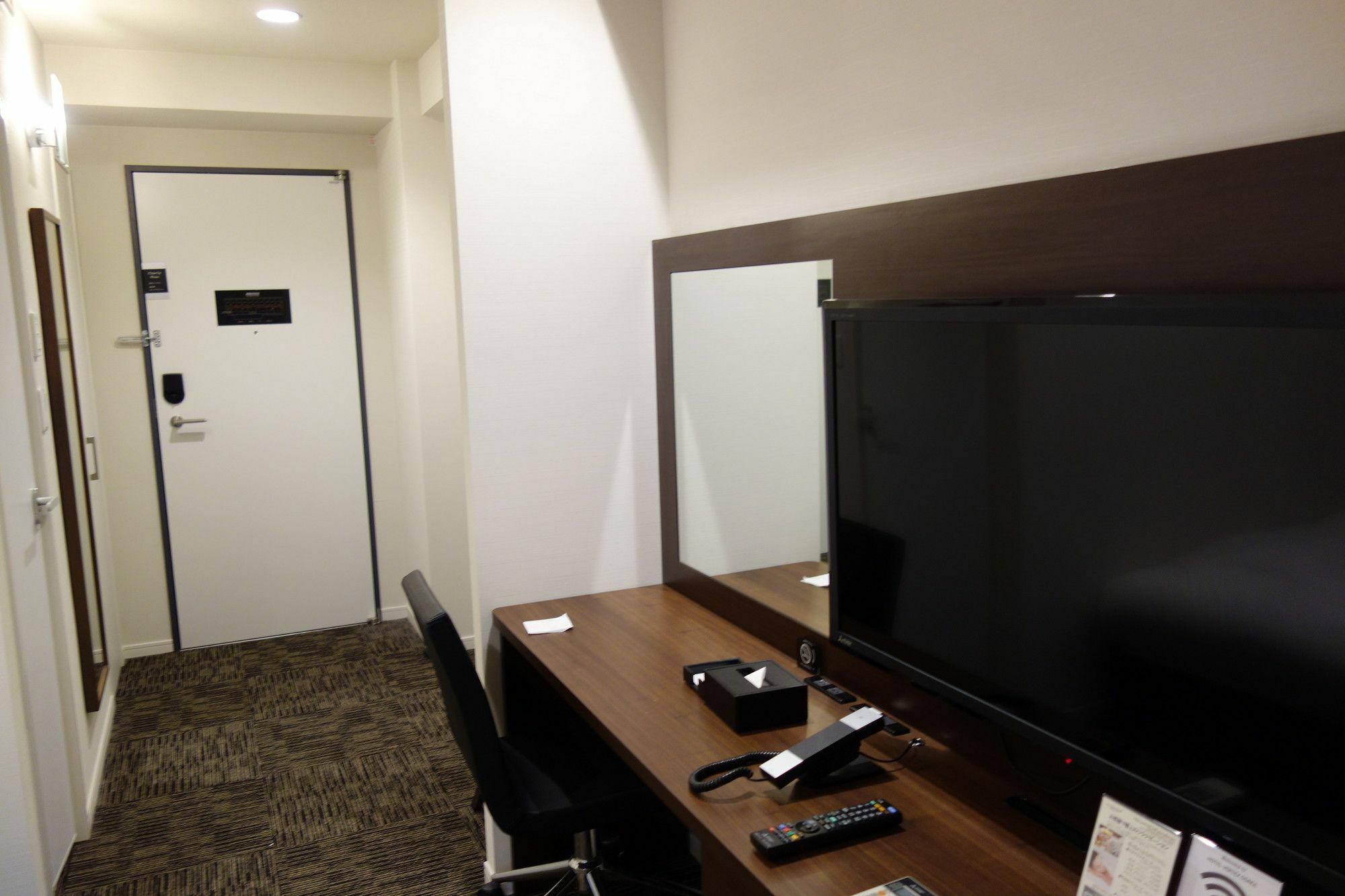 Hotel Vertex Осака Екстериор снимка